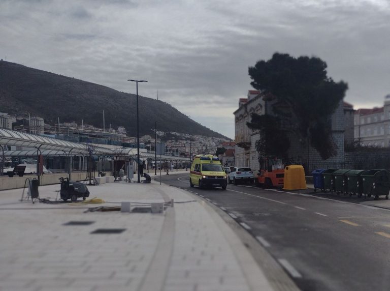 FOTO: Obala Nojka Marinovića otvorena za promet, radovi na pločniku još traju, građani zadovoljni, a pogledajte kako će voziti autobusi