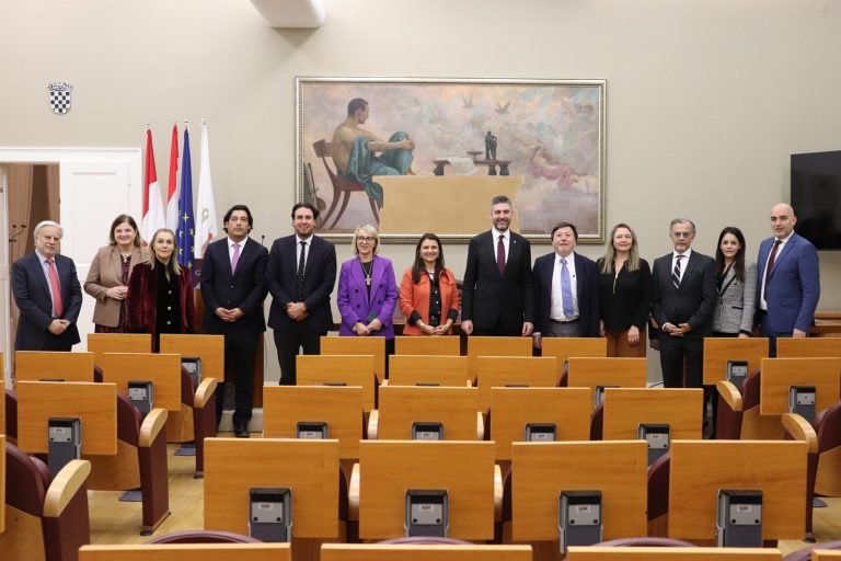 Delegacija čileanskog parlamenta u posjetu Gradu, oduševljeni čistoćom i sigurnošću Dubrovnika