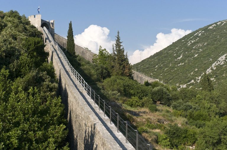 Besplatan obilazak gradskih i stonskih zidina te Sokol grada u Konavlima
