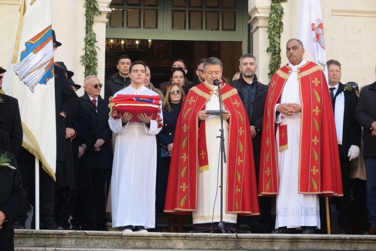 Na svečanosti zatvaranja Feste s rektorom Pervanom sudjelovao je svećenik Savio Leonardo Viegas iz Indije