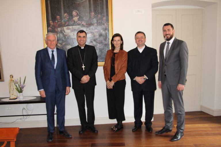 Župan Dobroslavić sa suradnicima kod biskupa Glasnovića povodom Uskrsa