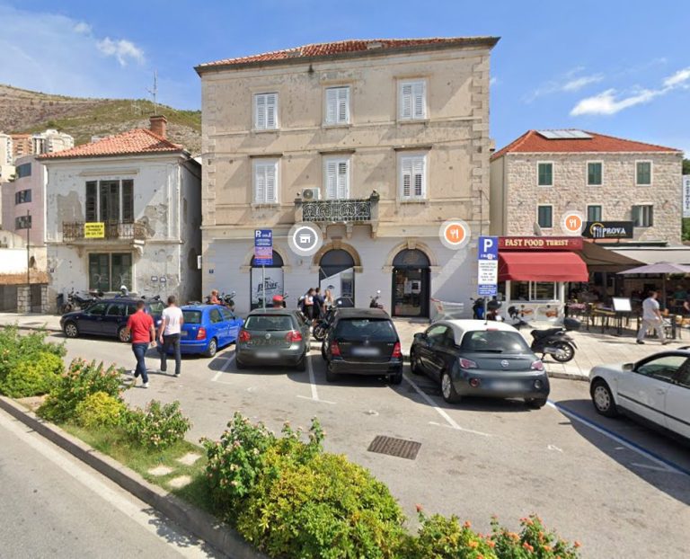 Pomaknite motore ispred Pivca u Gružu