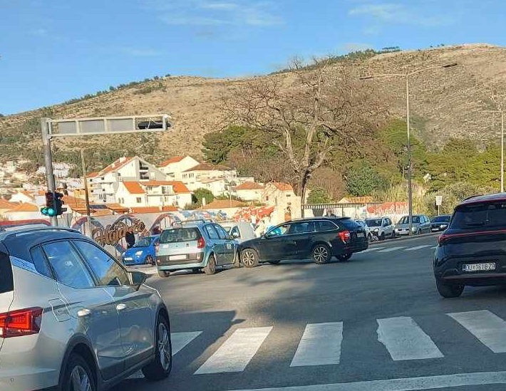 Prometna na semaforima u Lapadu
