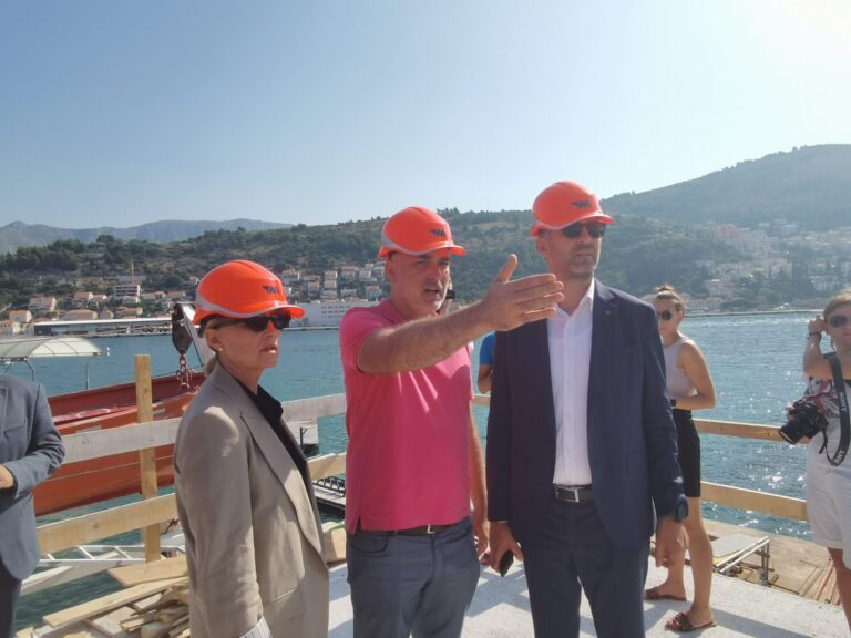 INVESTICIJA OD MILIJUNA EURA Gradonačelnik obišao radove na izgradnji hangara i klupskih prostora VK Neptun