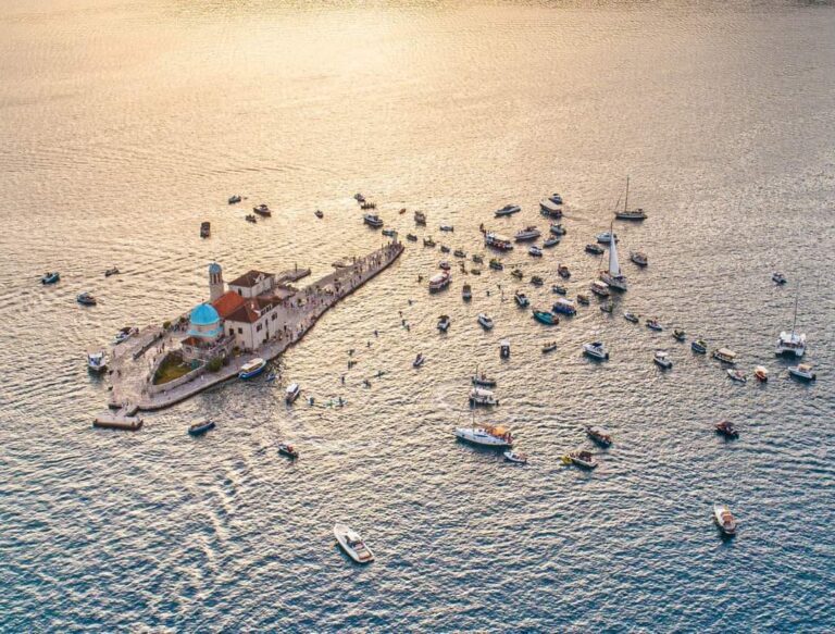FOTO: Bokeljska fašinada održala se 573. put, a na regati su pobijedili Dubrovčani