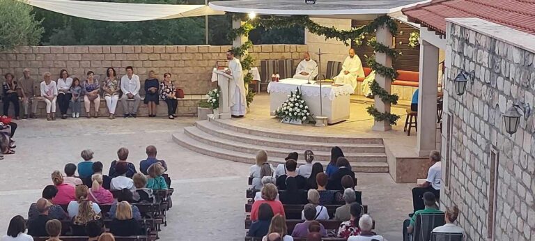 Devetnica i proslava Male Gospe u Gospinom polju