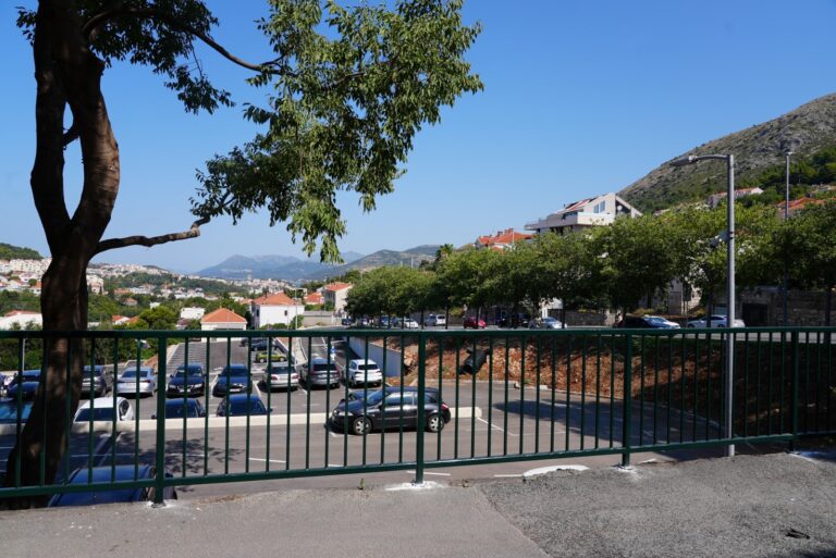 REAKCIJA GRADA DUBROVNIKA: Investitor parkirališta bio je dužan oborinsku odvodnju izraditi prema posebnim uvjetima izdanim od strane Grada