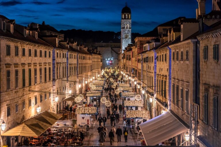 U Dubrovniku je vikend provelo preko 1.500 turista, a većina njih je iz Hrvatske, Albanije i Francuske