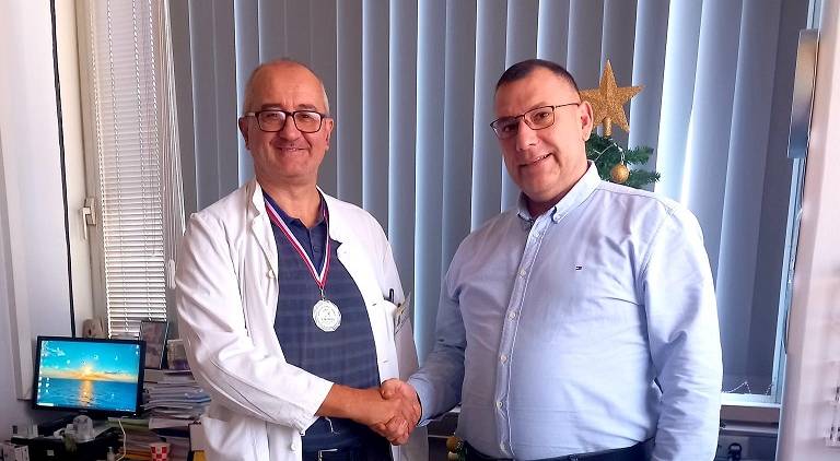 Doktor Miho Jančić srebrni na međunarodnom bridge turniru u Splitu