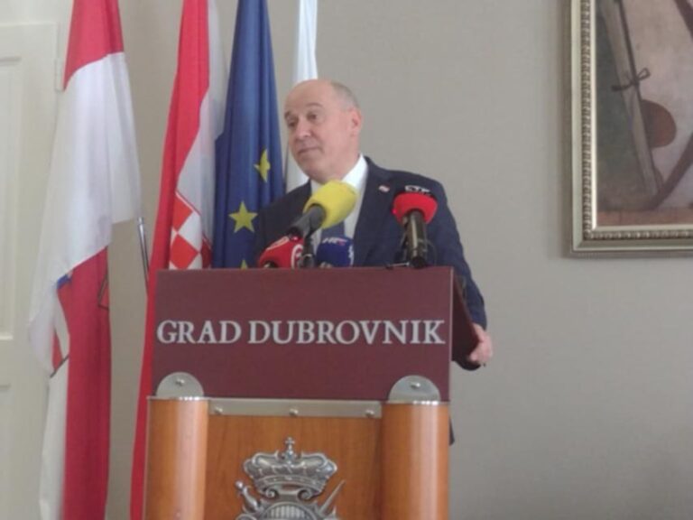 Ministar Bačić u gradu, za 124 zaštićena najmoprimca vrlo vjerojatno će se graditi stanovi