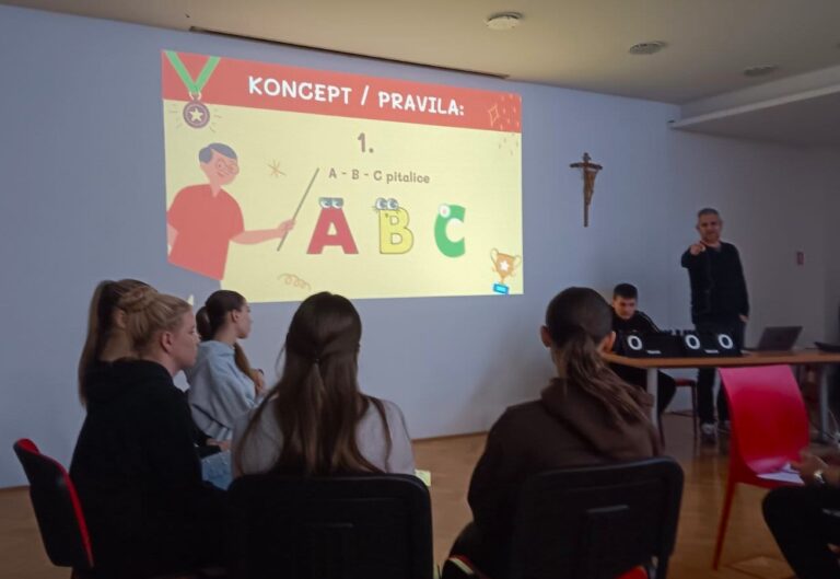 Ponovno pokrenut popularni Kviz učeničkih domova u Dubrovniku: prisjetili se i prof. Tomislava Kuljiša