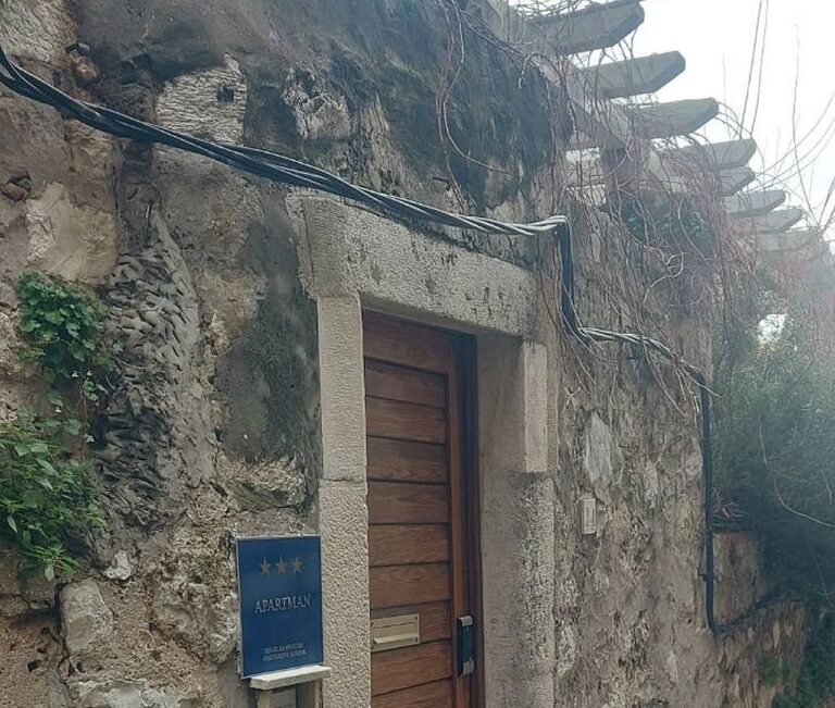 Novi zakon: Iznajmljivačima registracijski broj i rekategorizacija svakih 10 godina, a propisane su i kazne