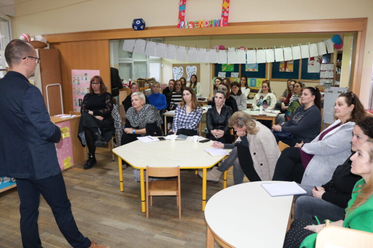 EDUKACIJA U DV ŽUPA Kako stvoriti poticajno i inkluzivno okruženje bez predrasuda?