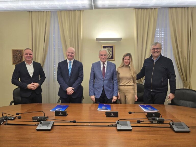Potpisan ugovor o koncesiji na pomorskom dobru oko hotela Croatia u Cavtatu