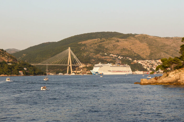 Luka Dubrovnik i dalje najposjećenija : Jadranom lani plovilo više brodova za kružna putovanja s više putnika nego 2023.