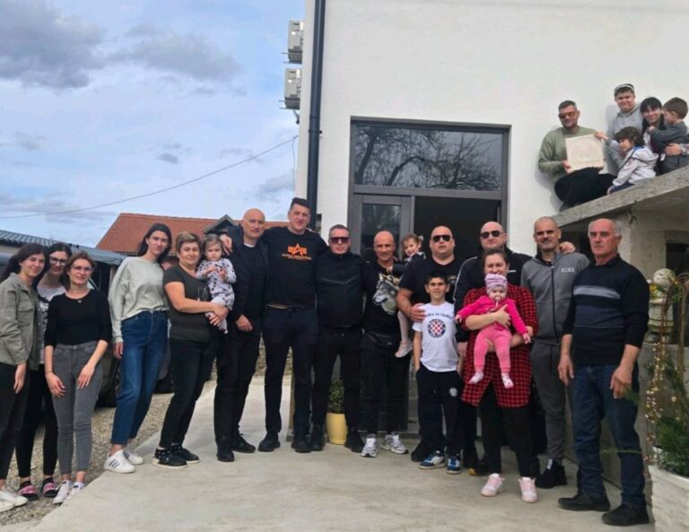 TATA JE TATA Naš Grad je opet zagrlio Banovinu! 24 put su bili tamo od potresa