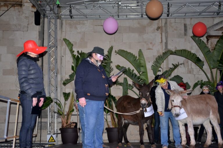 Udruga Nazbilj poziva na svoj novi škerac: Tko sam ja? Tko si ti?
