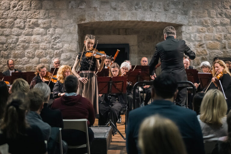 DIVNA PRILIKA ZA MLADE GLAZBENIKE Učenici nastupaju uz Dubrovački simfonijski orkestar