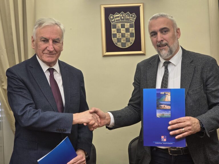 Županija Dubrovačkom primorju darovala nekretnine za gradnju ceste
