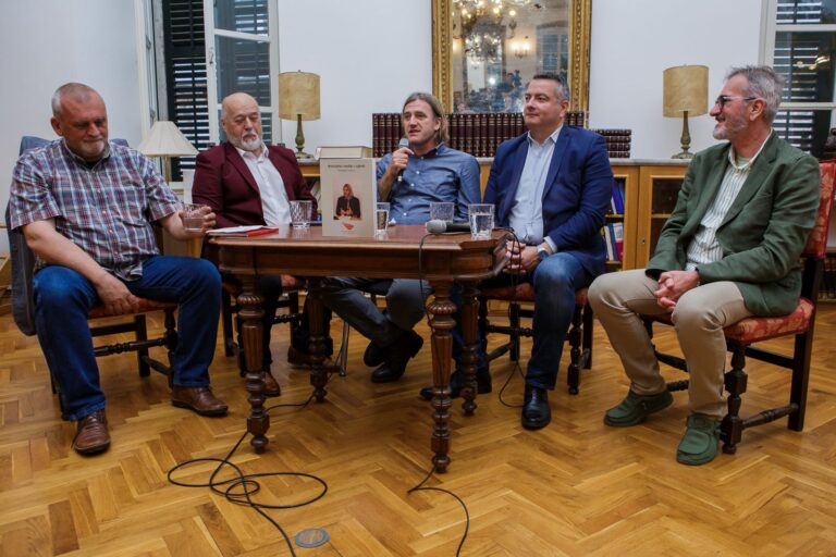 BOKELJSKE STUDIJE I OGLEDI Domagoj Vidović u Saloči predstavio knjigu na koju se čekalo pola stoljeća