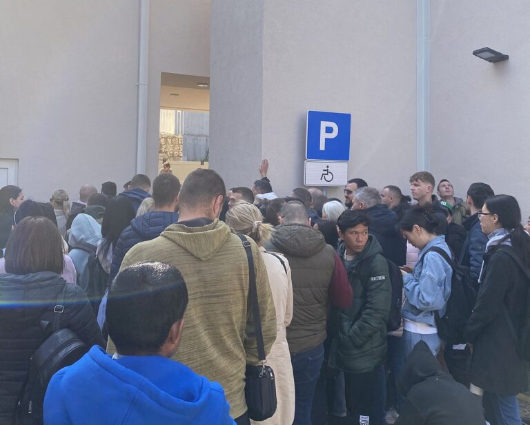 PISMO ČITATELJA: Radnike očajnički trebamo, a oni danima i noćima čekaju u nehumanim uvjetima ispred zgrade MUPa