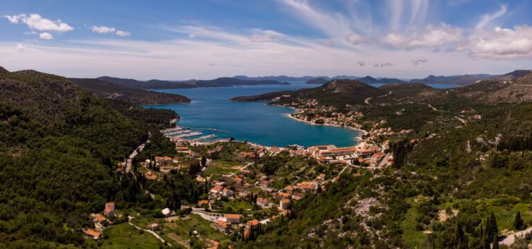 Humanitarni božićni sajam u Slanom  