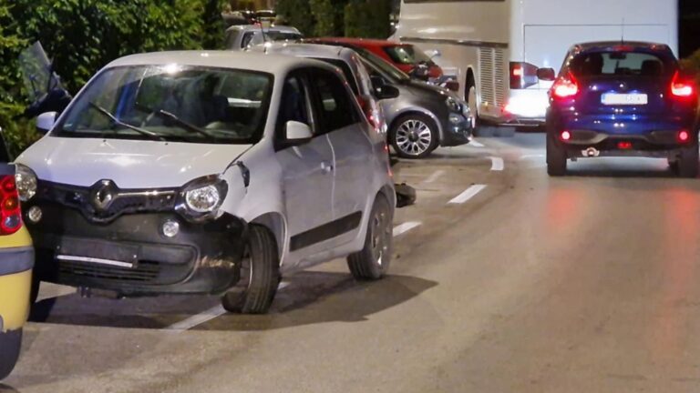 Vozeći u suprotnom smjeru poviše žičare sudarila se s jednim, a potom zabila u parkirano vozilo