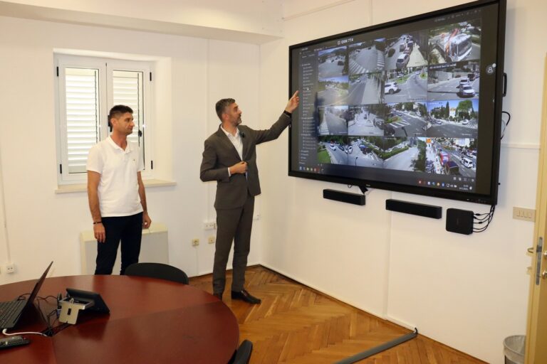 Gradonačelnik u obilasku centra za upravljanje prometom: “Sve što smo dosada napravili, napravili smo za građane”