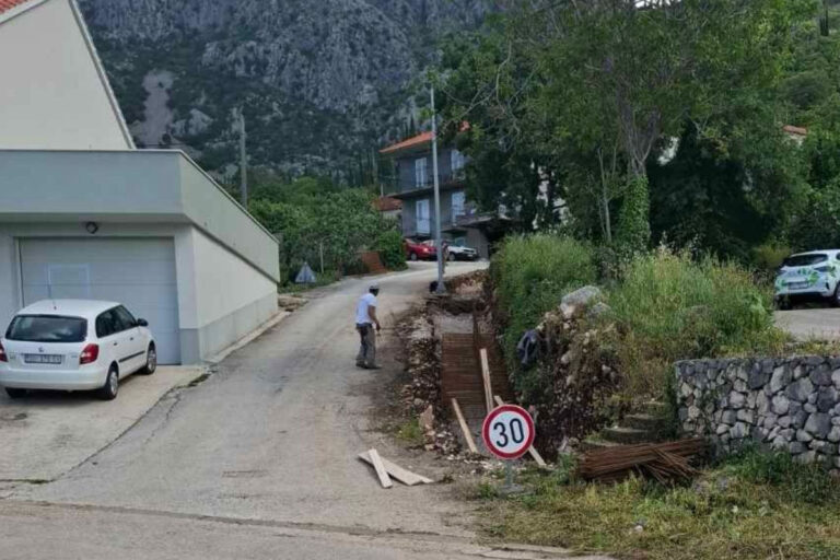 Zbog radova na potpornom zidu zatvoren dio ceste u Dubravci