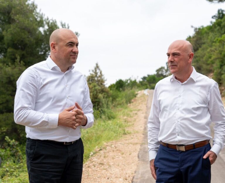Pezo pobijedio u svim gradovima i općinama, osim na Lastovu