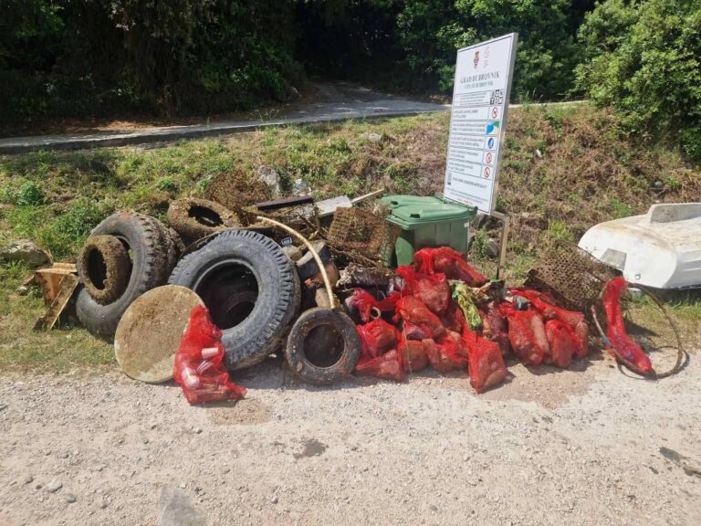 FOTO: Dubrovački ronioci očistili podmorje Mandrača i dijela Gruža