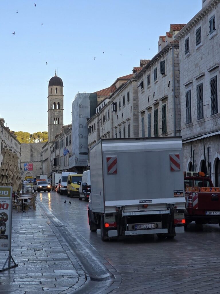 Gradska uprava se očitovala: svim prekršiteljima ćemo oduzeti dozvolu ulaska u povijesnu jezgru