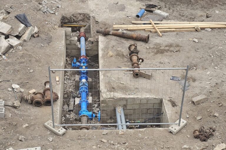 Pukla cijev, dio Lapada bez vode