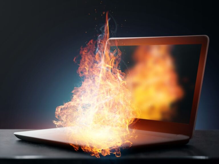 Vatrogasci upozoravaju! Izbjegavajte puniti laptop na mekanim površinama!