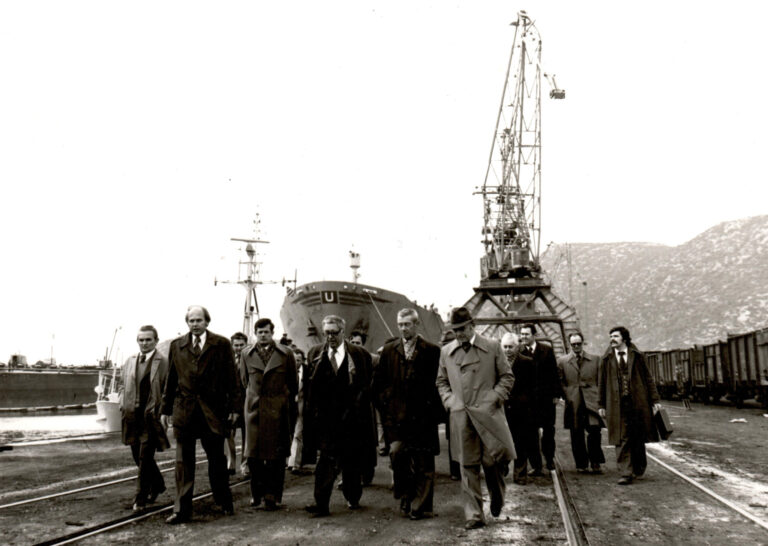 Povodom 80 godina rada Luka Ploče priprema veliku izložbu i dokumentarac “Povezani generacijama”