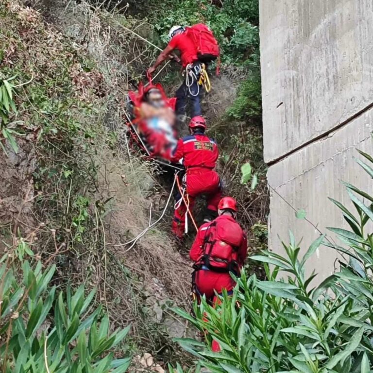 Pad stranog državljanina na padini iznad rijeke Omble