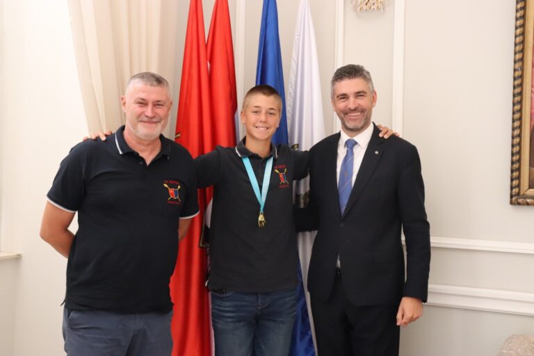 Prijem kod Frankovića – Juniori VK Neptun osvojili zlato i broncu na državnom prvenstvu