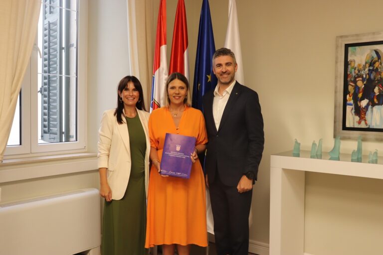 Državna tajnica Zrinka Raguž uručila Odluku o financiranju projekta Park ‘n’ Ride