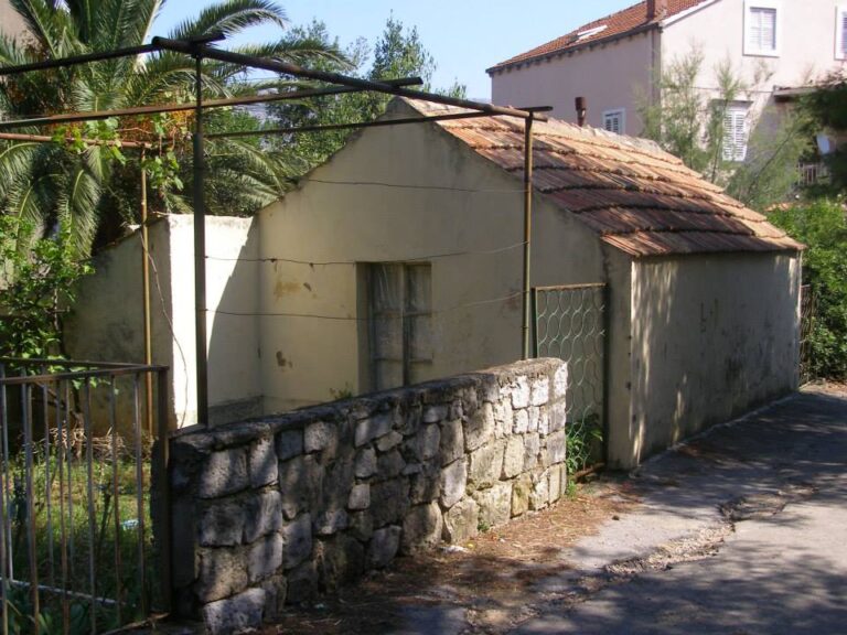 LAPADSKA POVJESNICA: Ova mala kućica ovdje stoji već 120 godina…