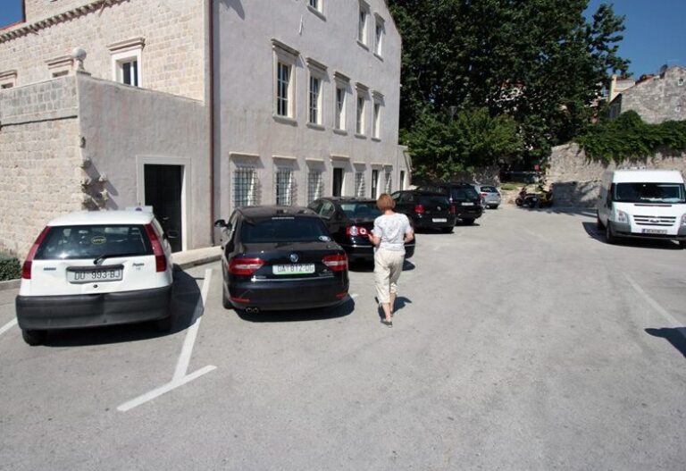 Pokrenut prepaid sustav za rezervaciju parkirališnih mjesta na Pilama i Žičari