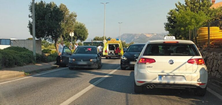 VOZAČI, OPREZ! Na Zvekovici se sudarila četiri automobila