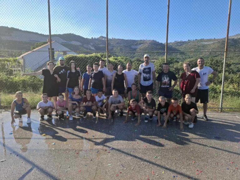 FOTOGALERIJA: Na Donjem Brgatu “ratovalo” se balonima