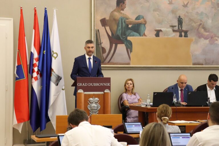 GRADSKO VIJEĆE/ Jedna od najdužih sjednica završila nešto iza 2 ujutro, trajala je preko 17 sati