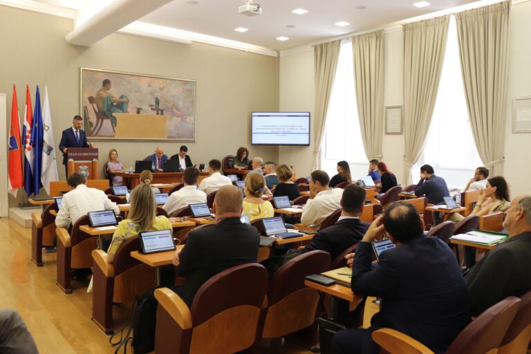 GRADSKO VIJEĆE: O rebalansu, kokainu, kulturi, galeriji Grbić…bilo je svakojakih tema na današnjoj sjednici