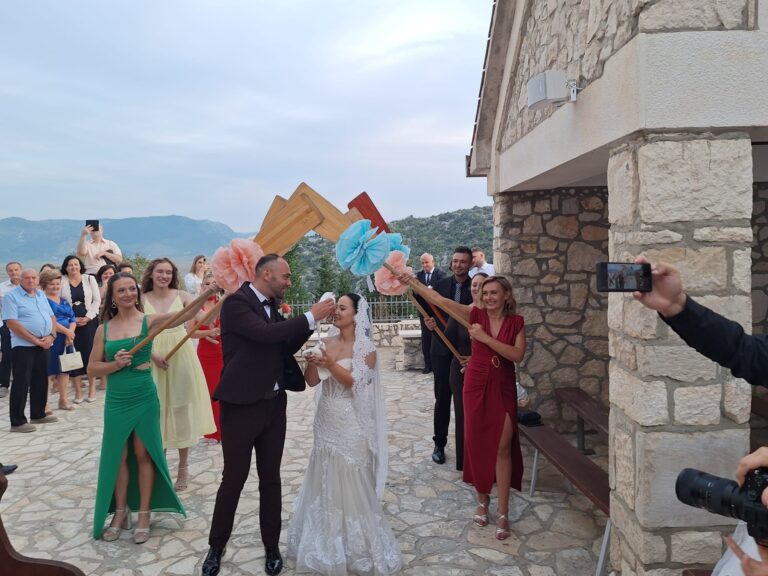 ŽIVOT PIŠE LIJEPE PRIČE: Luka i Lorena uplovili u bračnu luku. Spojio ih je Maraton lađa