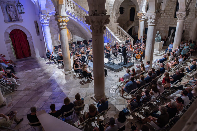Koncert filmske i popularne glazbe večeras u Kneževu dvoru