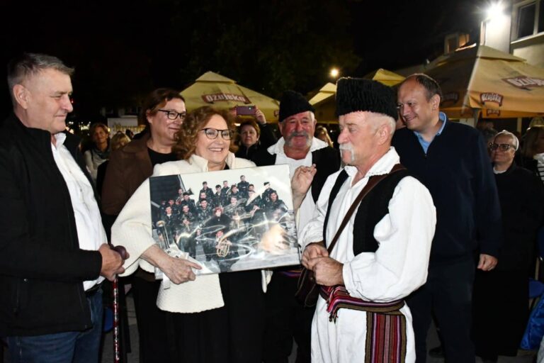 Terezi Kesoviji u Novoj Biloj dodijeljena Povelja zahvalnosti za izniman umjetnički i humanitarni doprinos