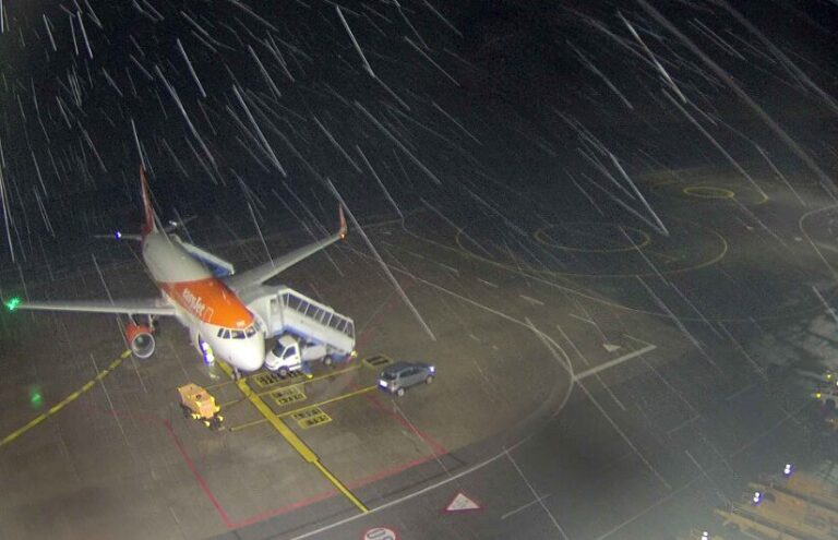 Zbog dima u kabini zrakoplova u dubrovačkoj zračnoj luci proglašeno stanje pripravnosti, putnici evakuirani