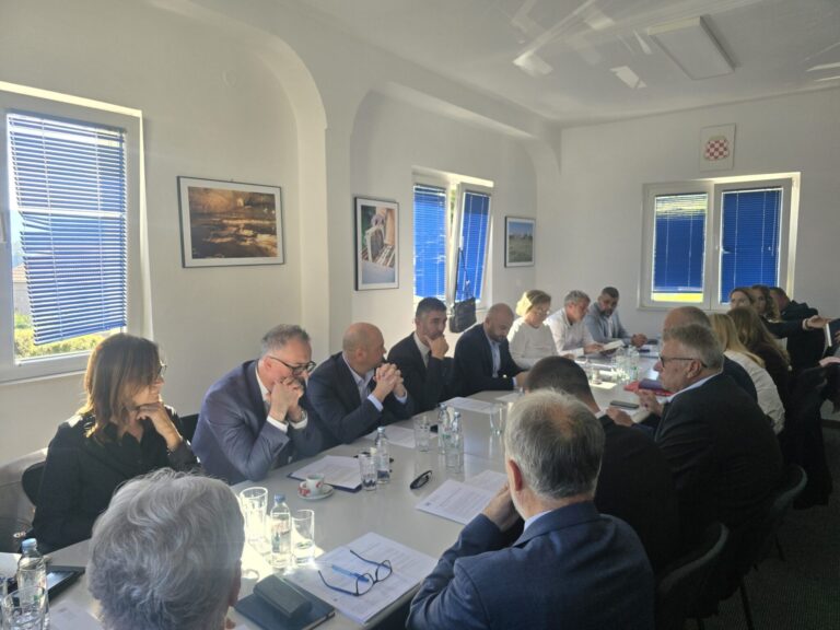 Održan sastanak na temu kamenoloma u Općini Ravno. Začula i Repinac nemaju sve potrebne dozvole za rad