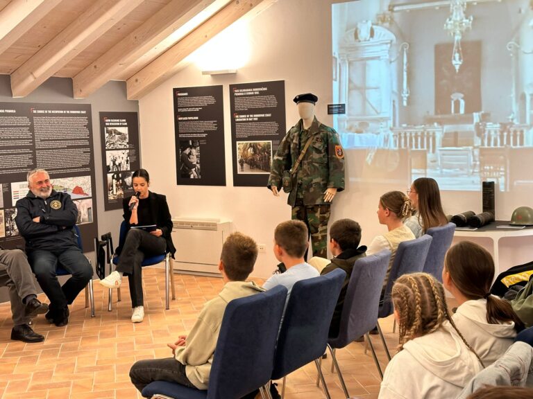 Primorje pamti: Učenici i branitelji zajedno obilježili 34. obljetnicu napada na Slano i Primorje